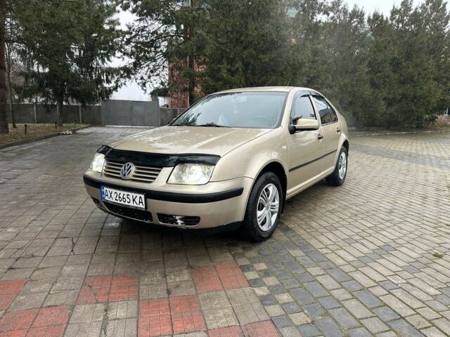 Бежевый Фольксваген Бора, объемом двигателя 1.6 л и пробегом 250 тыс. км за 3750 $, фото 1 на Automoto.ua