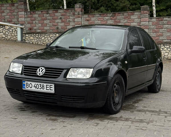 Черный Фольксваген Бора, объемом двигателя 1.6 л и пробегом 301 тыс. км за 3400 $, фото 1 на Automoto.ua