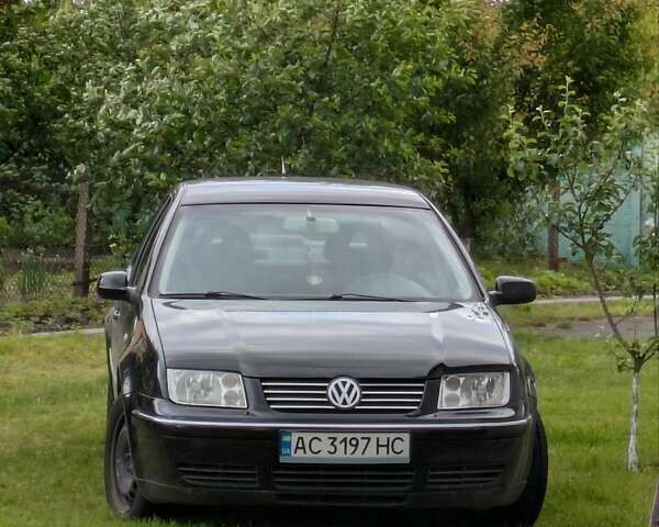 Черный Фольксваген Бора, объемом двигателя 1.9 л и пробегом 320 тыс. км за 5000 $, фото 1 на Automoto.ua