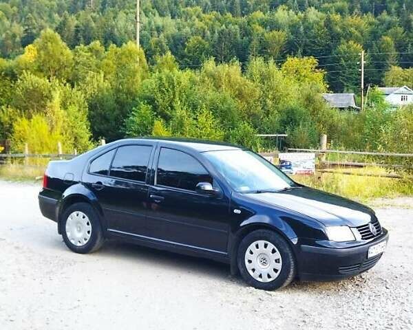 Черный Фольксваген Бора, объемом двигателя 1.6 л и пробегом 317 тыс. км за 3999 $, фото 1 на Automoto.ua