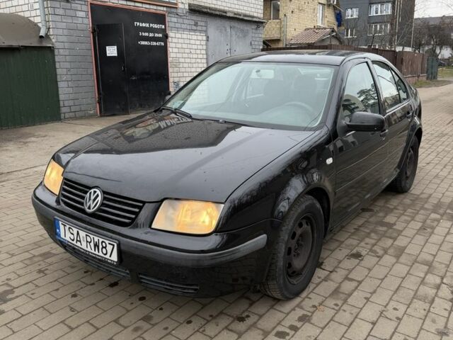 Черный Фольксваген Бора, объемом двигателя 1.9 л и пробегом 400 тыс. км за 2250 $, фото 1 на Automoto.ua