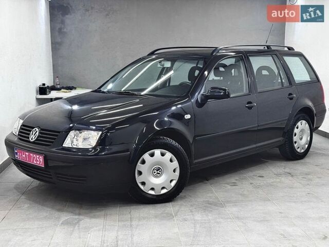 Черный Фольксваген Бора, объемом двигателя 2 л и пробегом 157 тыс. км за 5890 $, фото 1 на Automoto.ua