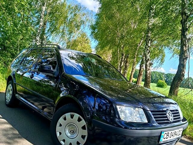 Чорний Фольксваген Бора, об'ємом двигуна 2 л та пробігом 240 тис. км за 4600 $, фото 1 на Automoto.ua