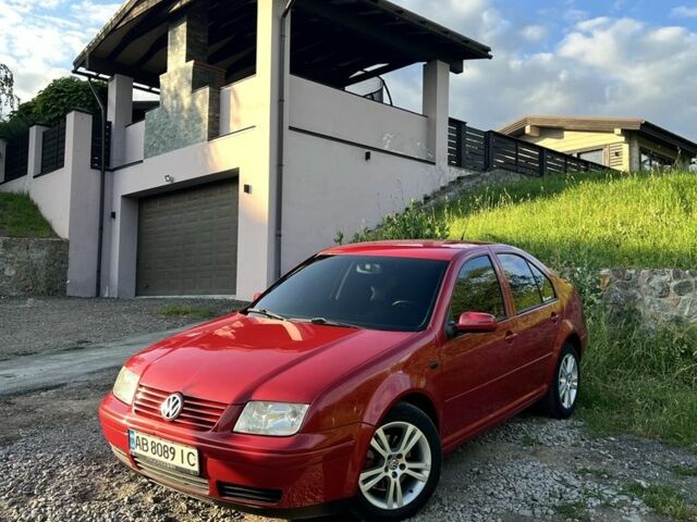 Красный Фольксваген Бора, объемом двигателя 1.6 л и пробегом 310 тыс. км за 4999 $, фото 1 на Automoto.ua