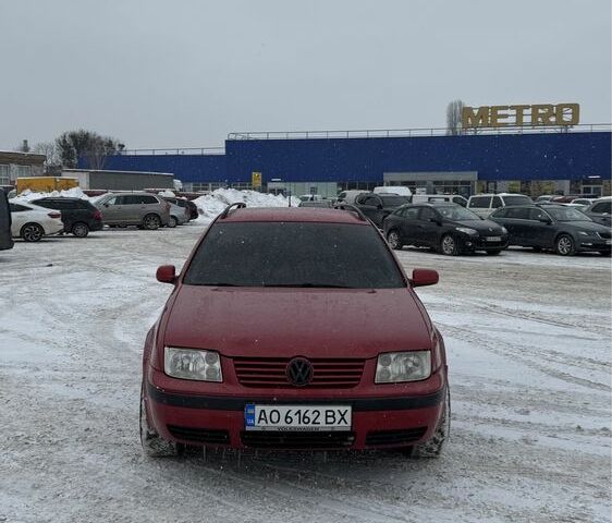 Красный Фольксваген Бора, объемом двигателя 1.9 л и пробегом 400 тыс. км за 3200 $, фото 1 на Automoto.ua