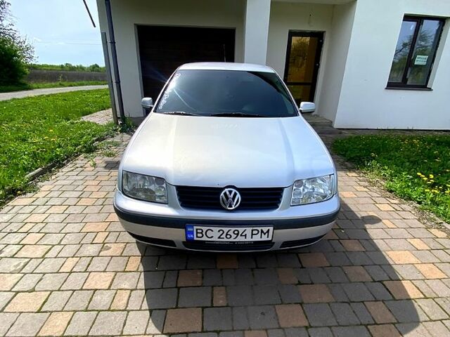 Сірий Фольксваген Бора, об'ємом двигуна 1.9 л та пробігом 395 тис. км за 3200 $, фото 1 на Automoto.ua