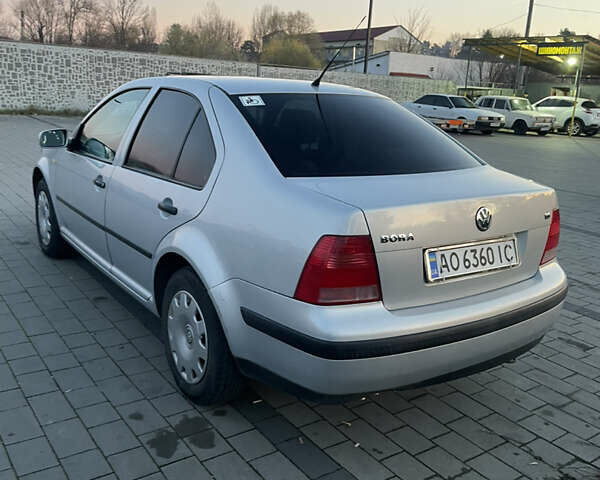 Сірий Фольксваген Бора, об'ємом двигуна 1.6 л та пробігом 267 тис. км за 4300 $, фото 1 на Automoto.ua