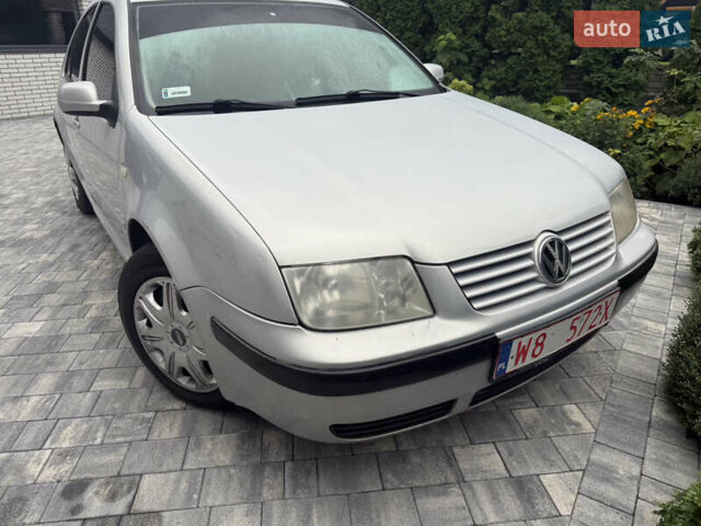 Серый Фольксваген Бора, объемом двигателя 2 л и пробегом 302 тыс. км за 2000 $, фото 1 на Automoto.ua