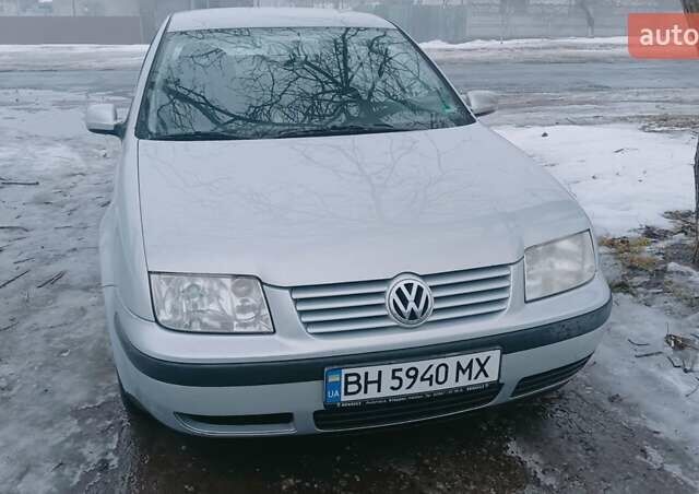 Серый Фольксваген Бора, объемом двигателя 1.39 л и пробегом 272 тыс. км за 3350 $, фото 1 на Automoto.ua