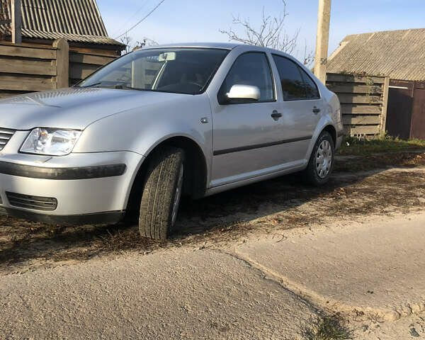 Серый Фольксваген Бора, объемом двигателя 1.6 л и пробегом 245 тыс. км за 3600 $, фото 1 на Automoto.ua