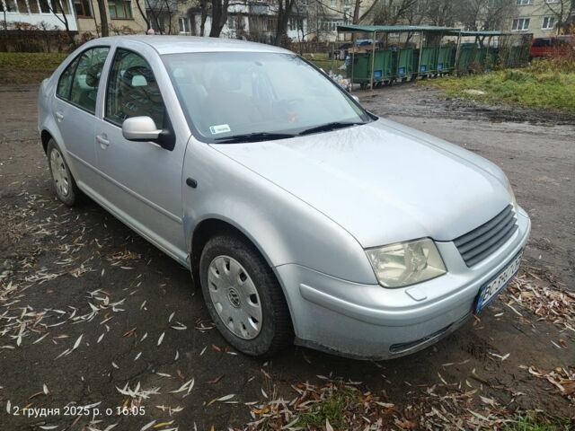 Серый Фольксваген Бора, объемом двигателя 1.6 л и пробегом 270 тыс. км за 3000 $, фото 1 на Automoto.ua