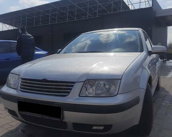 Серый Фольксваген Бора, объемом двигателя 1.39 л и пробегом 263 тыс. км за 3700 $, фото 1 на Automoto.ua