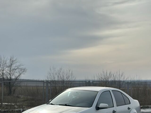 Серый Фольксваген Бора, объемом двигателя 1.9 л и пробегом 400 тыс. км за 2200 $, фото 1 на Automoto.ua