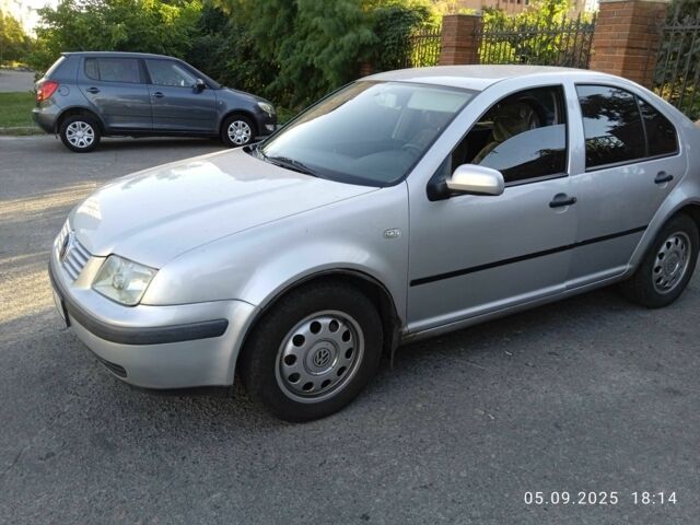 Серый Фольксваген Бора, объемом двигателя 2 л и пробегом 115 тыс. км за 5500 $, фото 1 на Automoto.ua