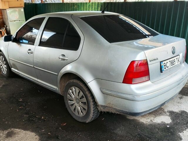 Серый Фольксваген Бора, объемом двигателя 1.6 л и пробегом 300 тыс. км за 3100 $, фото 1 на Automoto.ua