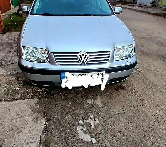 Серый Фольксваген Бора, объемом двигателя 1.6 л и пробегом 225 тыс. км за 4100 $, фото 1 на Automoto.ua