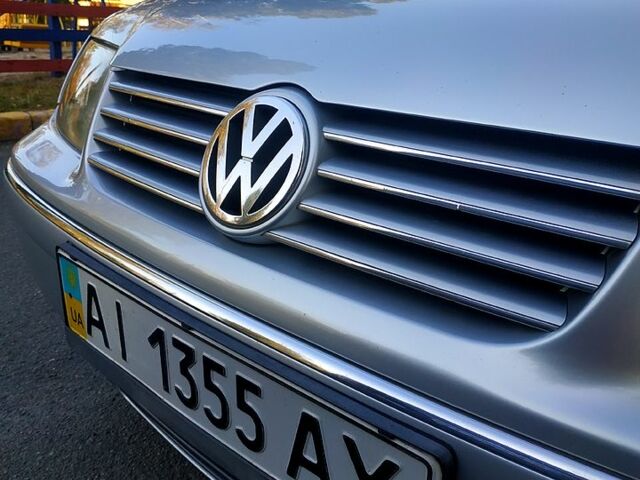 Серый Фольксваген Бора, объемом двигателя 2 л и пробегом 272 тыс. км за 6000 $, фото 1 на Automoto.ua