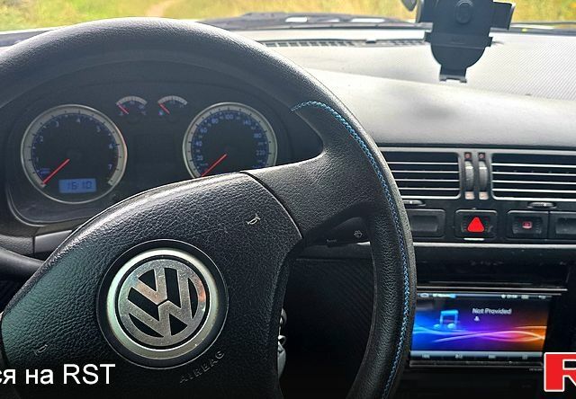 Серый Фольксваген Бора, объемом двигателя 1.6 л и пробегом 355 тыс. км за 2700 $, фото 1 на Automoto.ua