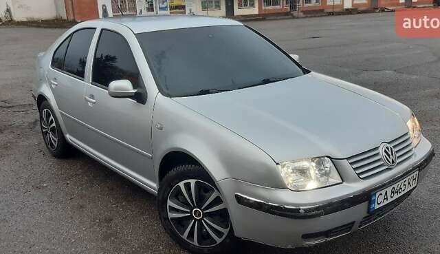 Сірий Фольксваген Бора, об'ємом двигуна 2 л та пробігом 334 тис. км за 4100 $, фото 1 на Automoto.ua