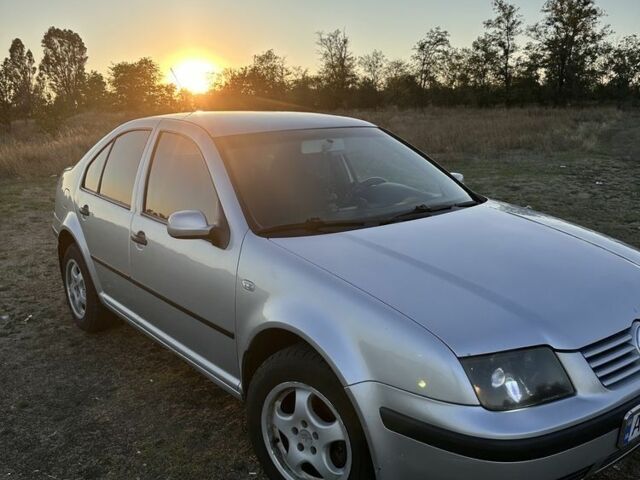 Серый Фольксваген Бора, объемом двигателя 1.9 л и пробегом 299 тыс. км за 4500 $, фото 1 на Automoto.ua