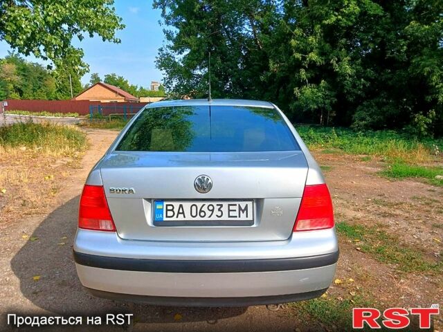 Серый Фольксваген Бора, объемом двигателя 1.6 л и пробегом 200 тыс. км за 3999 $, фото 1 на Automoto.ua