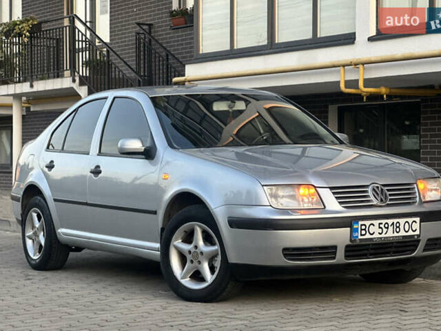 Серый Фольксваген Бора, объемом двигателя 1.6 л и пробегом 290 тыс. км за 3750 $, фото 1 на Automoto.ua
