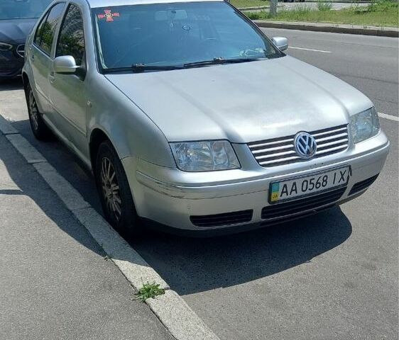 Сірий Фольксваген Бора, об'ємом двигуна 1.8 л та пробігом 214 тис. км за 3950 $, фото 1 на Automoto.ua