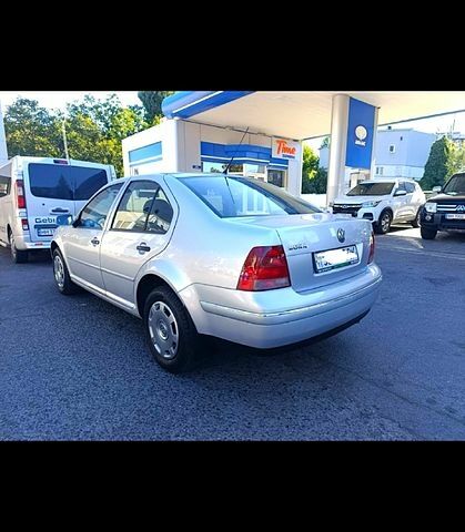 Серый Фольксваген Бора, объемом двигателя 1.6 л и пробегом 205 тыс. км за 5850 $, фото 1 на Automoto.ua