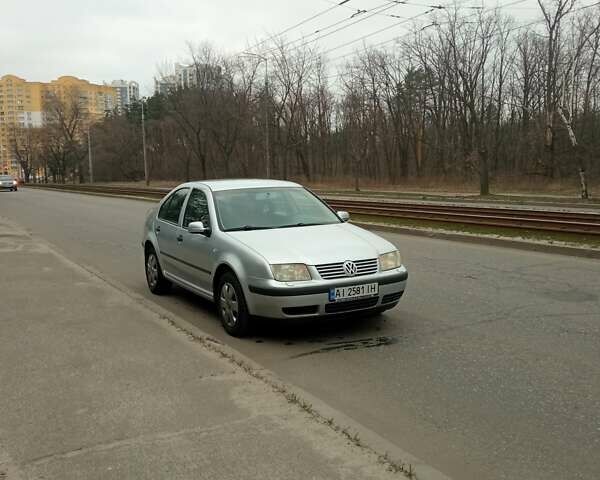 Серый Фольксваген Бора, объемом двигателя 1.6 л и пробегом 308 тыс. км за 3400 $, фото 1 на Automoto.ua