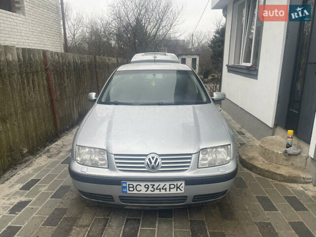 Серый Фольксваген Бора, объемом двигателя 1.6 л и пробегом 263 тыс. км за 3600 $, фото 1 на Automoto.ua