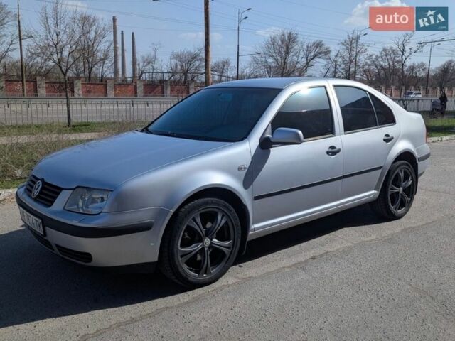 Сірий Фольксваген Бора, об'ємом двигуна 1.6 л та пробігом 302 тис. км за 4200 $, фото 1 на Automoto.ua