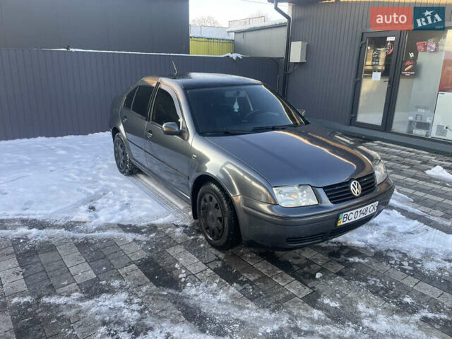 Сірий Фольксваген Бора, об'ємом двигуна 1.6 л та пробігом 315 тис. км за 4300 $, фото 1 на Automoto.ua