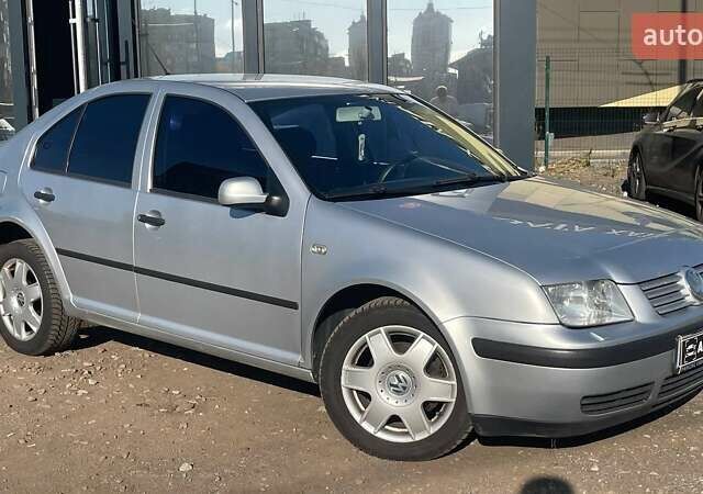 Серый Фольксваген Бора, объемом двигателя 1.6 л и пробегом 295 тыс. км за 4490 $, фото 1 на Automoto.ua