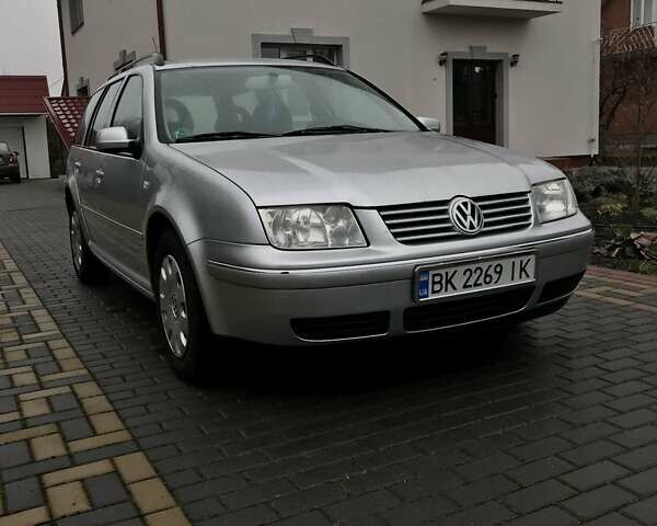 Серый Фольксваген Бора, объемом двигателя 1.6 л и пробегом 303 тыс. км за 4100 $, фото 1 на Automoto.ua