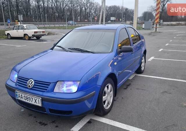 Синій Фольксваген Бора, об'ємом двигуна 1.6 л та пробігом 400 тис. км за 2900 $, фото 1 на Automoto.ua