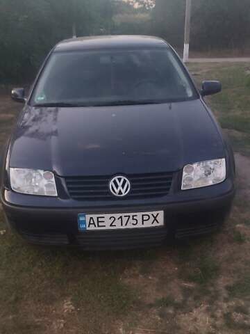 Синий Фольксваген Бора, объемом двигателя 1.6 л и пробегом 241 тыс. км за 3500 $, фото 1 на Automoto.ua