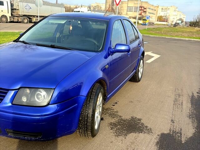 Синий Фольксваген Бора, объемом двигателя 1.9 л и пробегом 250 тыс. км за 3300 $, фото 1 на Automoto.ua