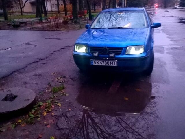 Синий Фольксваген Бора, объемом двигателя 1.6 л и пробегом 0 тыс. км за 3700 $, фото 1 на Automoto.ua