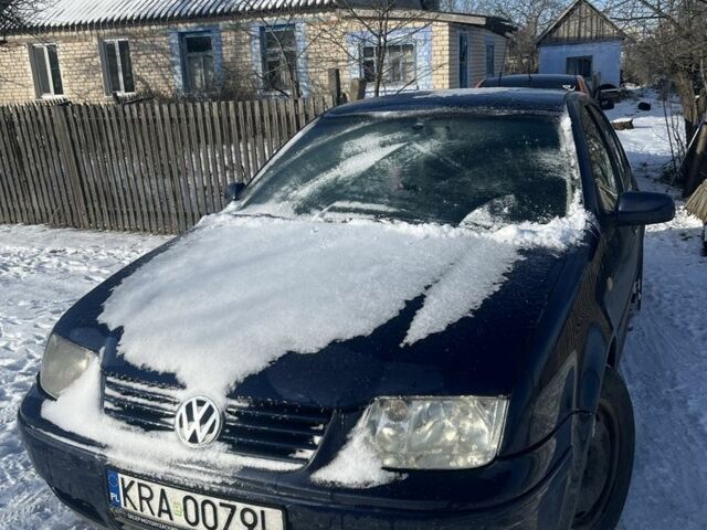 Синий Фольксваген Бора, объемом двигателя 2 л и пробегом 285 тыс. км за 2000 $, фото 1 на Automoto.ua