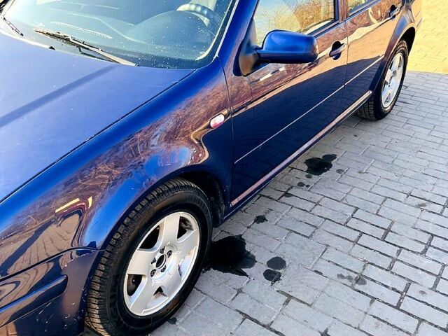 Синій Фольксваген Бора, об'ємом двигуна 1.6 л та пробігом 280 тис. км за 3500 $, фото 1 на Automoto.ua