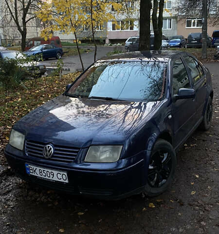 Синий Фольксваген Бора, объемом двигателя 1.98 л и пробегом 396 тыс. км за 2499 $, фото 1 на Automoto.ua