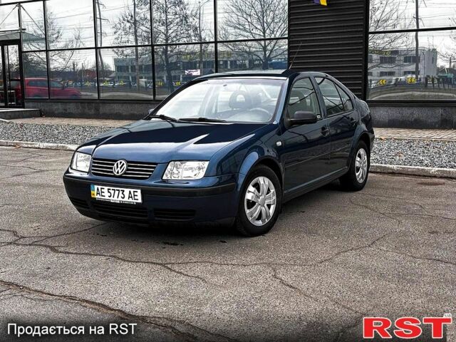 Синий Фольксваген Бора, объемом двигателя 1.6 л и пробегом 279 тыс. км за 3700 $, фото 1 на Automoto.ua