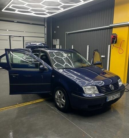 Синій Фольксваген Бора, об'ємом двигуна 1.6 л та пробігом 300 тис. км за 4200 $, фото 1 на Automoto.ua