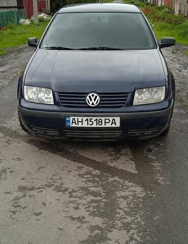 Синий Фольксваген Бора, объемом двигателя 1.6 л и пробегом 247 тыс. км за 4000 $, фото 1 на Automoto.ua