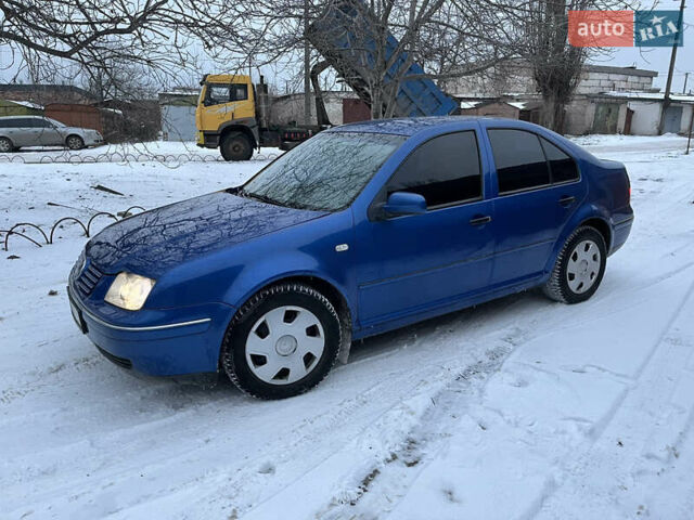 Синий Фольксваген Бора, объемом двигателя 1.6 л и пробегом 252 тыс. км за 2750 $, фото 1 на Automoto.ua