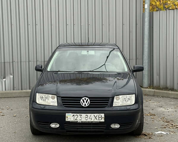 Синій Фольксваген Бора, об'ємом двигуна 1.6 л та пробігом 195 тис. км за 3700 $, фото 1 на Automoto.ua