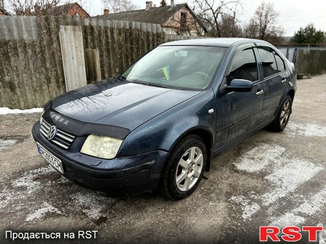 Синий Фольксваген Бора, объемом двигателя 1.6 л и пробегом 200 тыс. км за 3950 $, фото 1 на Automoto.ua