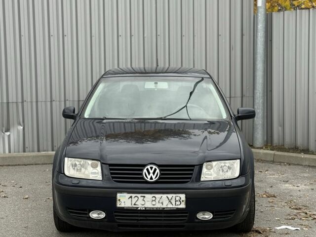 Синий Фольксваген Бора, объемом двигателя 1.6 л и пробегом 270 тыс. км за 3700 $, фото 1 на Automoto.ua