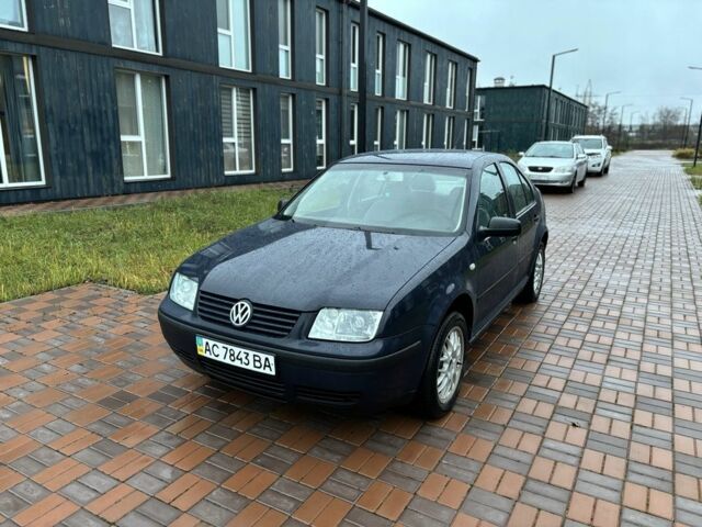 Синий Фольксваген Бора, объемом двигателя 1.6 л и пробегом 298 тыс. км за 3499 $, фото 1 на Automoto.ua