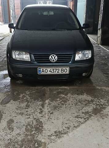 Синій Фольксваген Бора, об'ємом двигуна 1.6 л та пробігом 220 тис. км за 3500 $, фото 1 на Automoto.ua